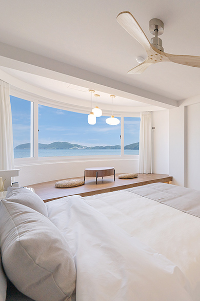 STAY Room06